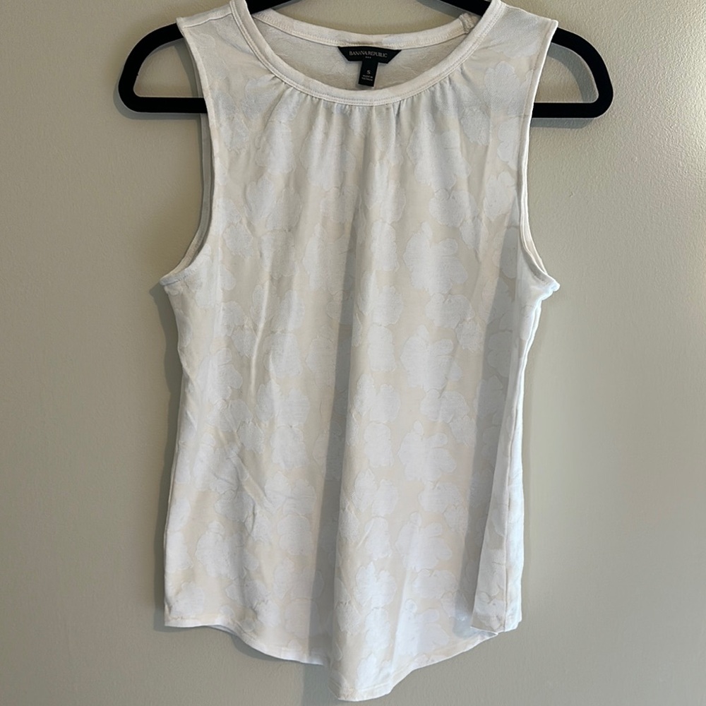 Banana Republic White Floral Blouse- Size Small